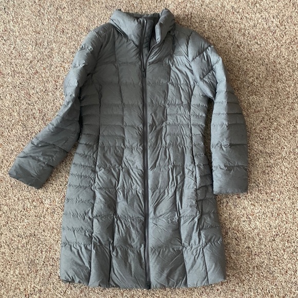 The North Face Jackets & Blazers - Women’s grey North Face down parka